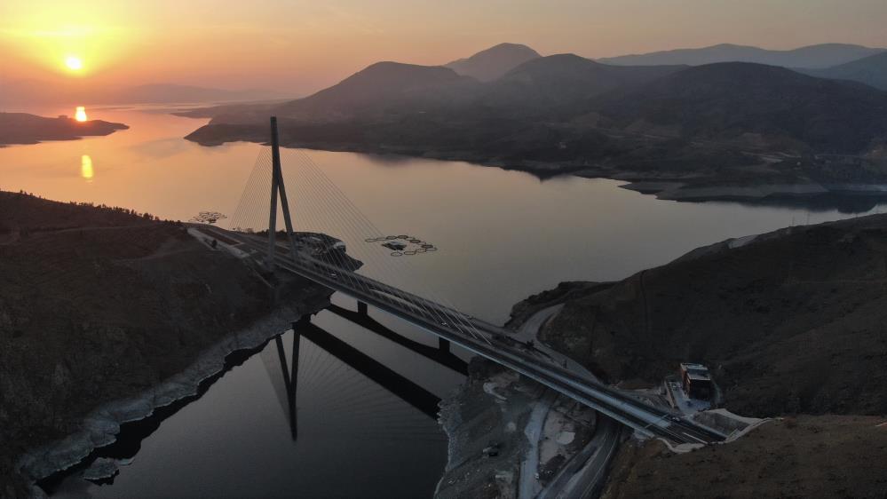 Çelik Miktarı ile Eyfel’e Eşdeğer Kömürhan Köprüsü’nde Günbatımı Güzelliği